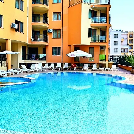 Amadeus 3 One-bedroom Eh Apartament